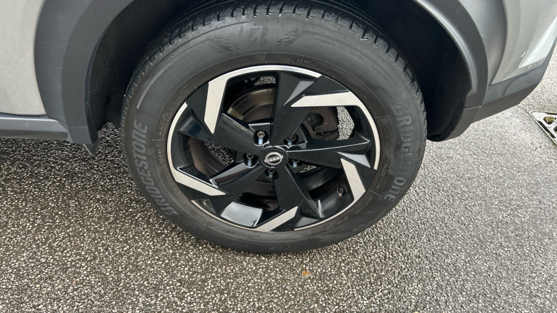 Nissan Juke 1.0 DiG-T 114 N-Connecta 5dr Petrol Hatchback